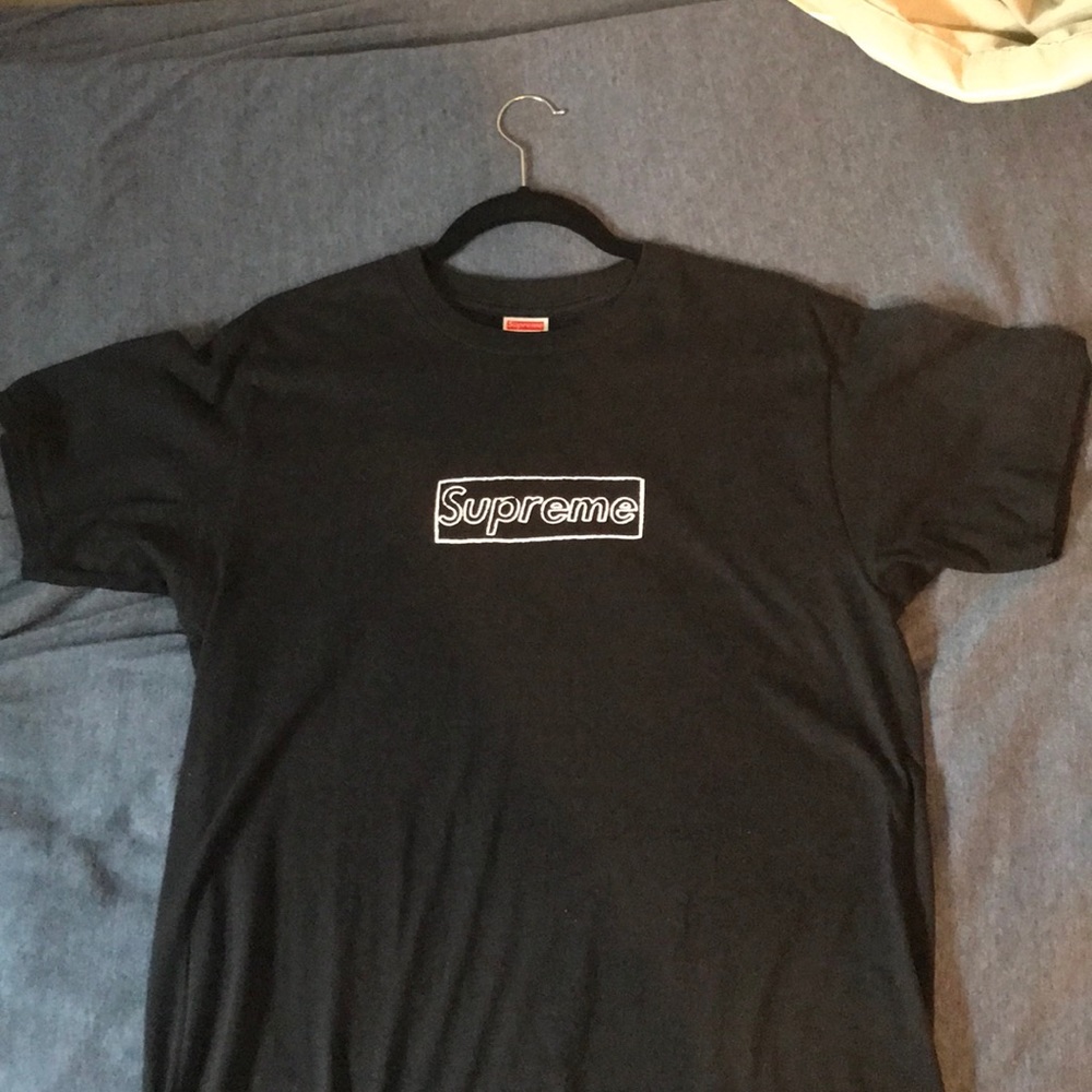 Supreme Kaws Box logo T-shirt worn once. Size L